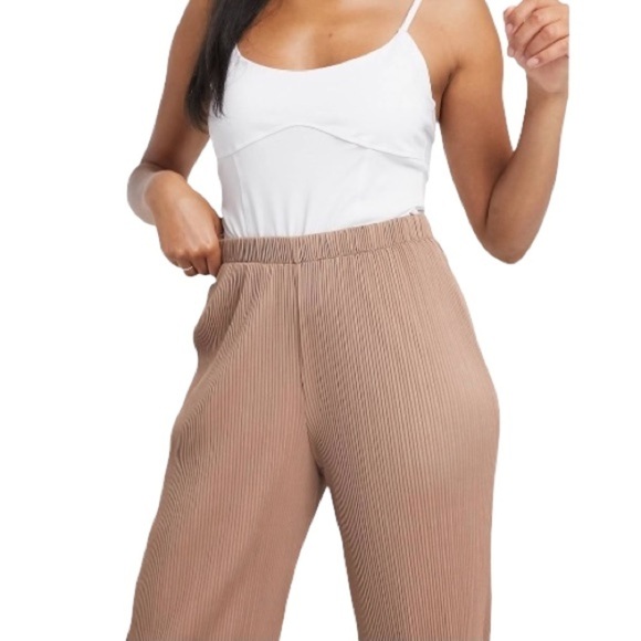 ASOS DESIGN New In Original Packaging plisse culotte pants in brown Size 8 - Picture 3 of 14